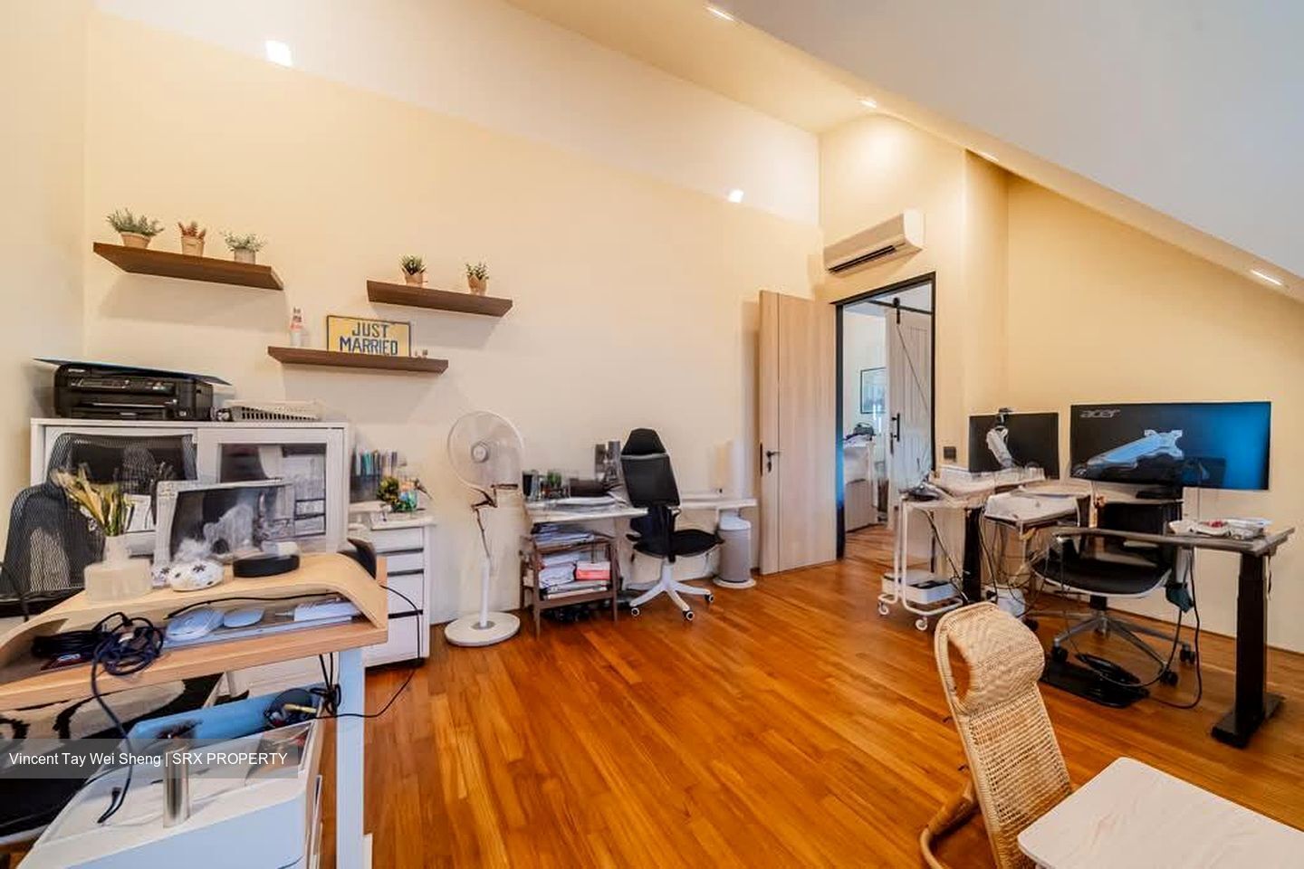 Chiltern Drive (D13), Terrace #556875451